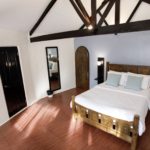 Custom Queen Bed, Pillow Top mattress, Private luxury hotel room Beach Resort