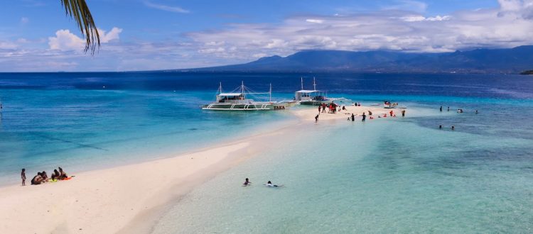 10 things to do in Oslob Cebu, Island Hopping Sumilon Island Sandbar